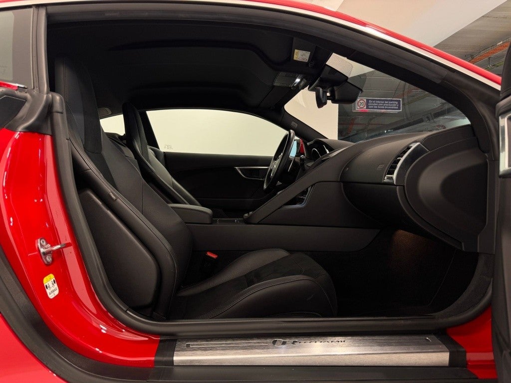 Jaguar F-Type Coupé 2.0 I4 R-Dynamic Aut. 300