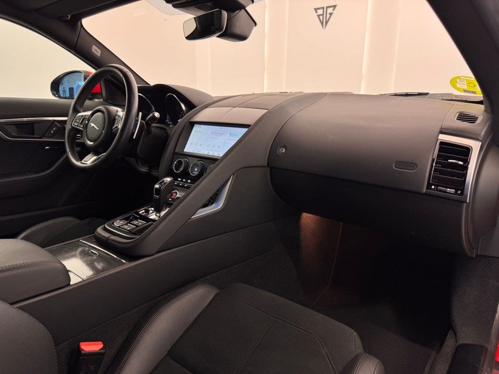 Jaguar F-Type Coupé 2.0 I4 R-Dynamic Aut. 300