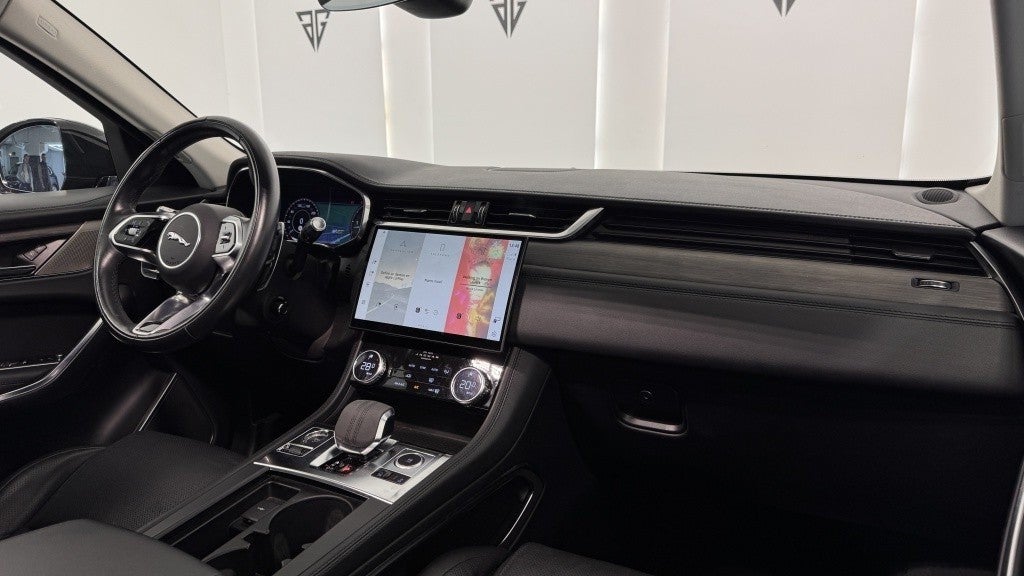 Jaguar F-Pace 2.0D l4 MHEV SE Aut. AWD 204