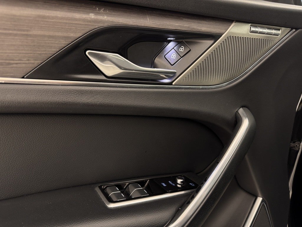 Jaguar F-Pace 2.0D l4 MHEV SE Aut. AWD 204