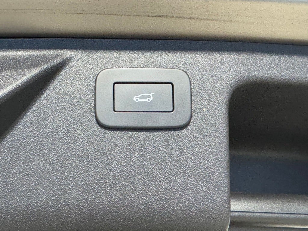 Land-Rover Discovery Sport 2.0D TD4 MHEV R-Dynamic SE AWD Auto 204