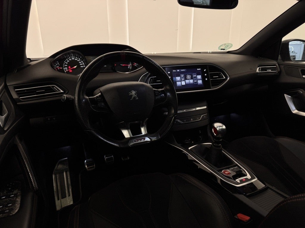 Peugeot 308 1.6 GTi 270