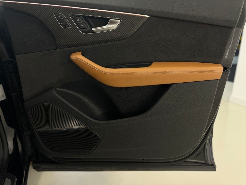 Audi Q8 RS TFSI quattro tiptronic