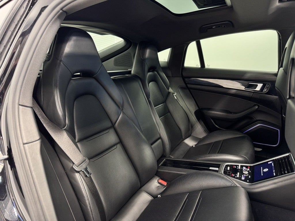 Porsche Panamera 4 e-Hybrid