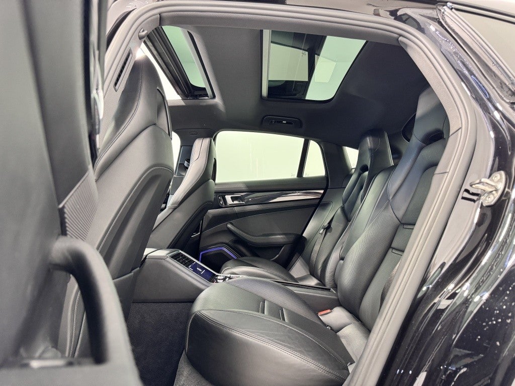 Porsche Panamera 4 e-Hybrid