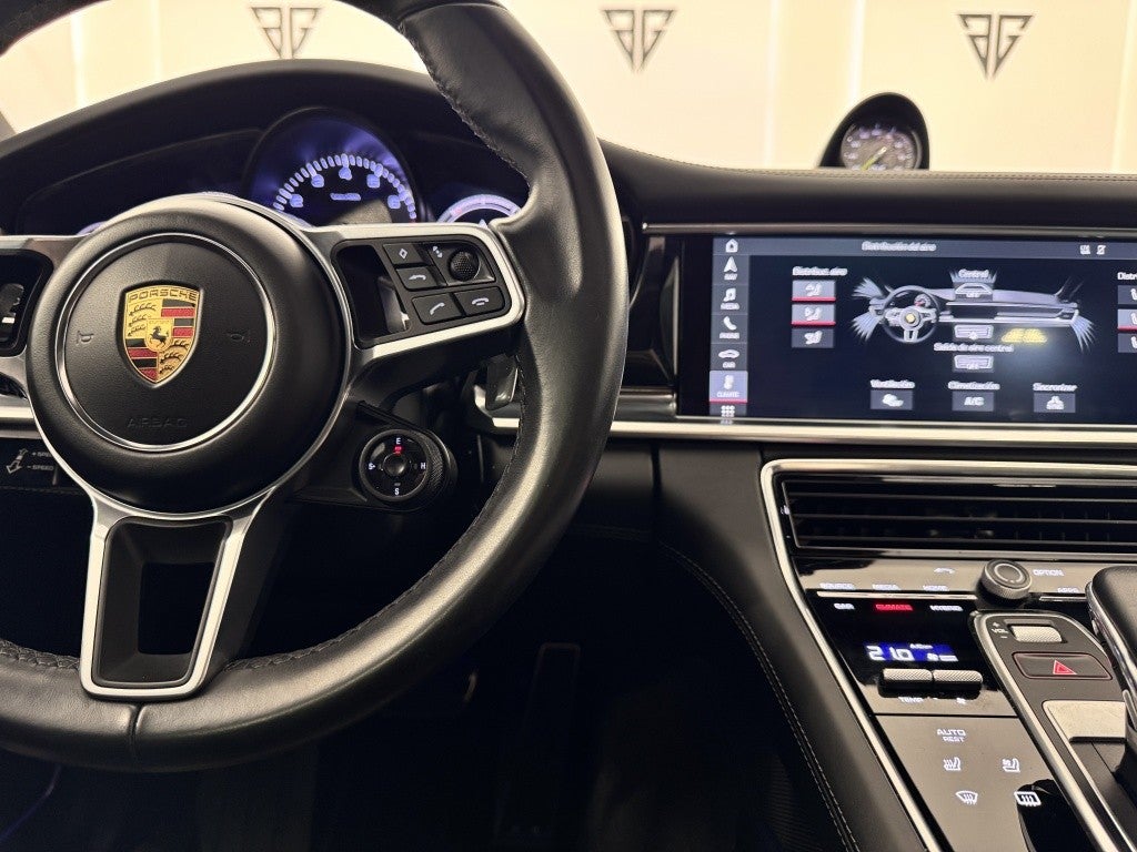 Porsche Panamera 4 e-Hybrid