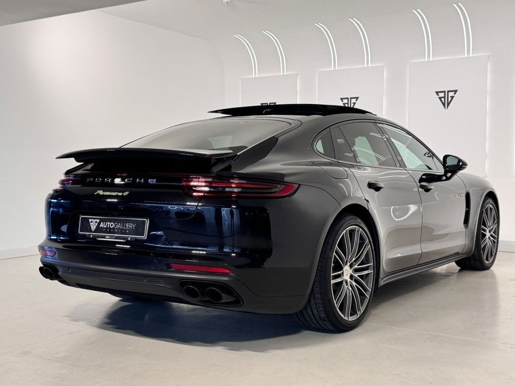 Porsche Panamera 4 e-Hybrid