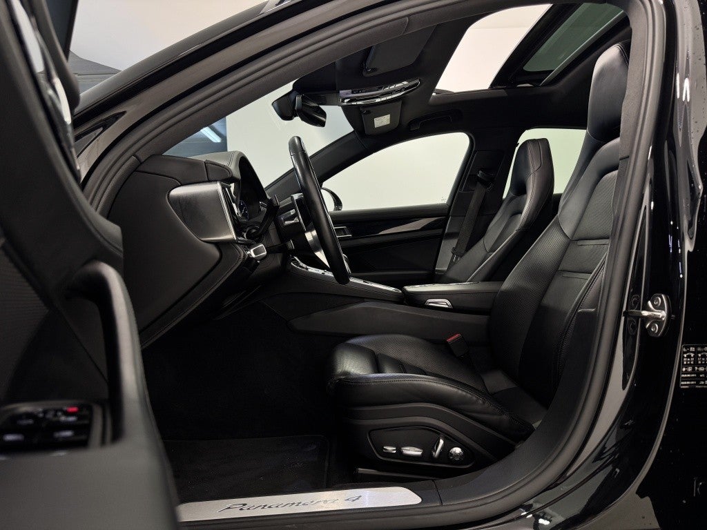 Porsche Panamera 4 e-Hybrid