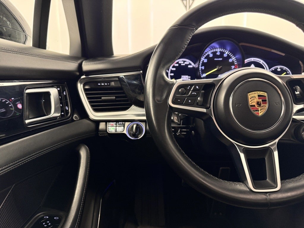 Porsche Panamera 4 e-Hybrid