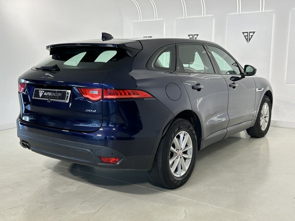 Jaguar F-Pace 2.0i4D Portfolio RWD 180