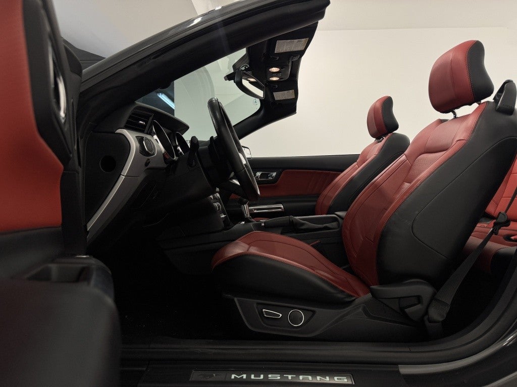 Ford Mustang Convertible 2.3 EcoBoost Aut.