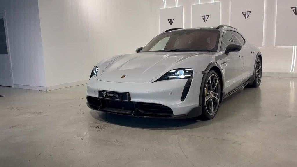 Porsche Taycan Turbo S Cross Turismo