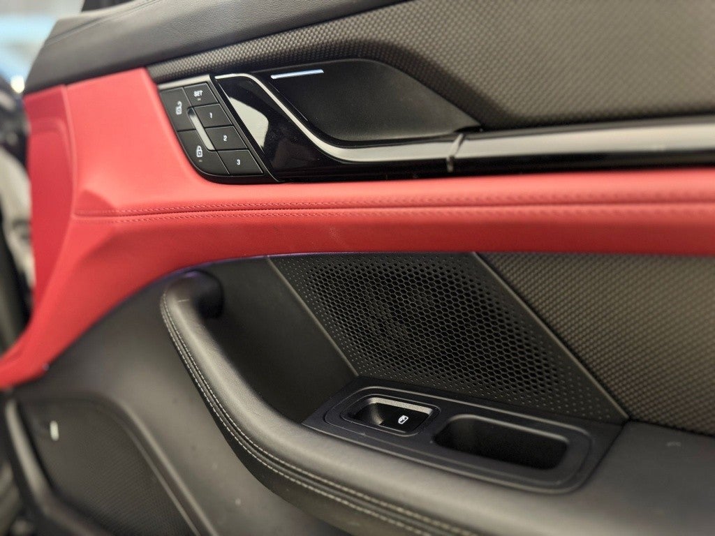 Porsche Taycan Turbo S Sport Turismo