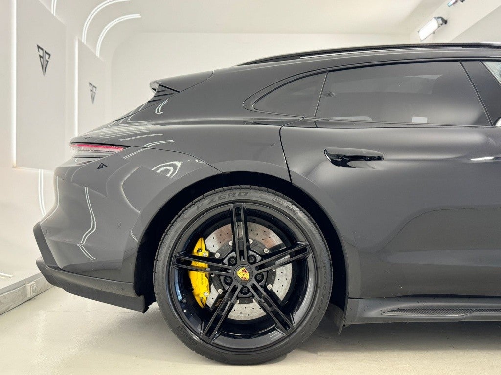 Porsche Taycan Turbo S Sport Turismo