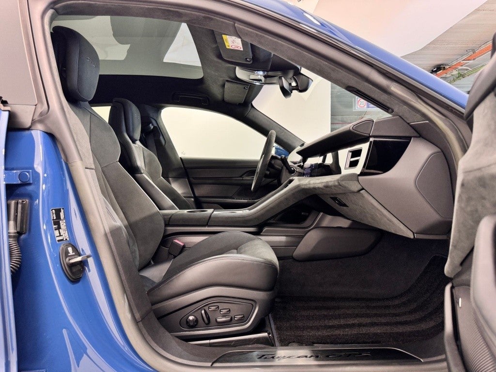 Porsche Taycan GTS Sport Turismo