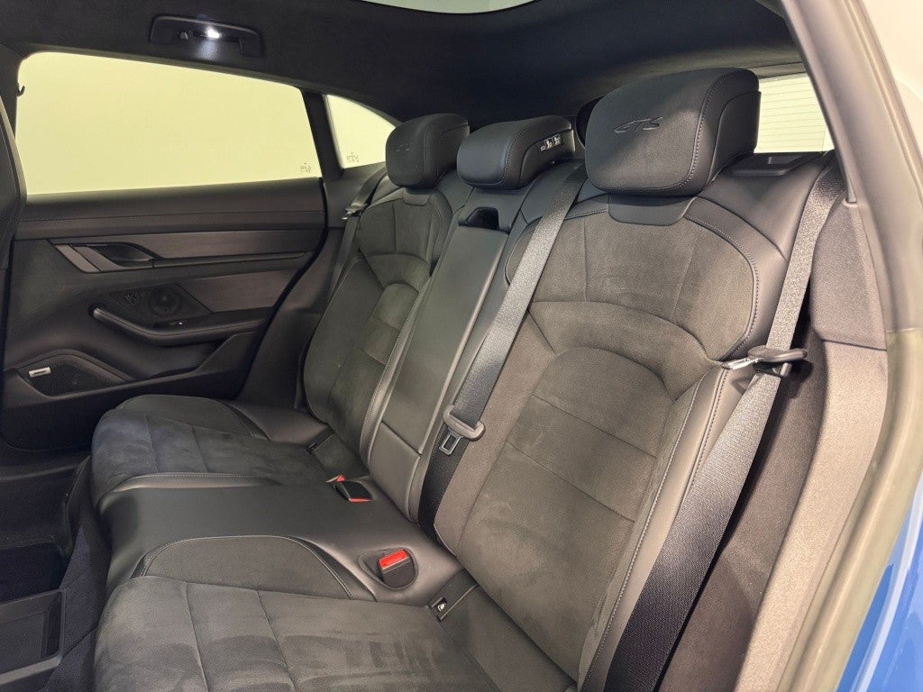 Porsche Taycan GTS Sport Turismo