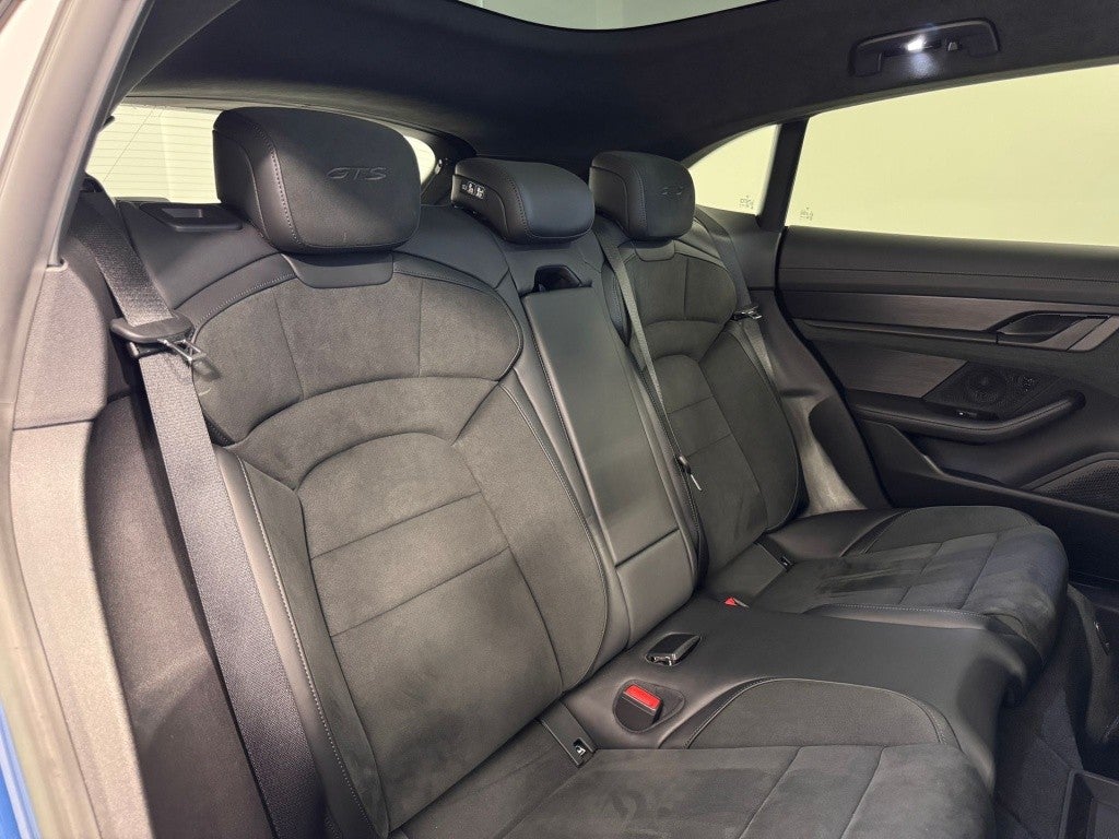 Porsche Taycan GTS Sport Turismo