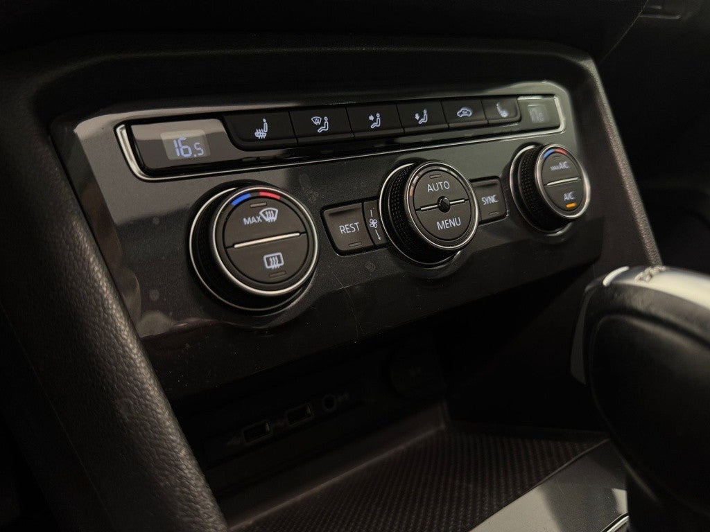 Volkswagen Tiguan 2.0TDI Sport 4Motion DSG 140kW