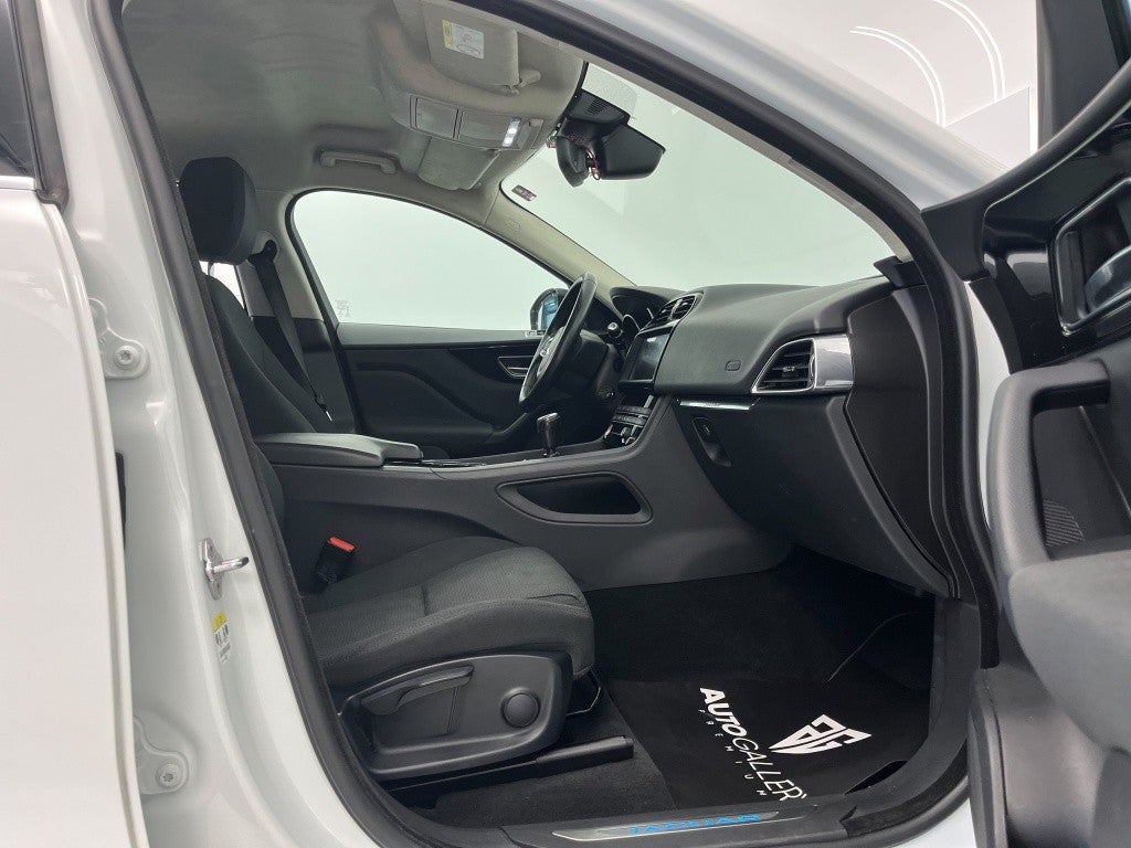 Jaguar F-Pace 2.0i4D Pure RWD 163