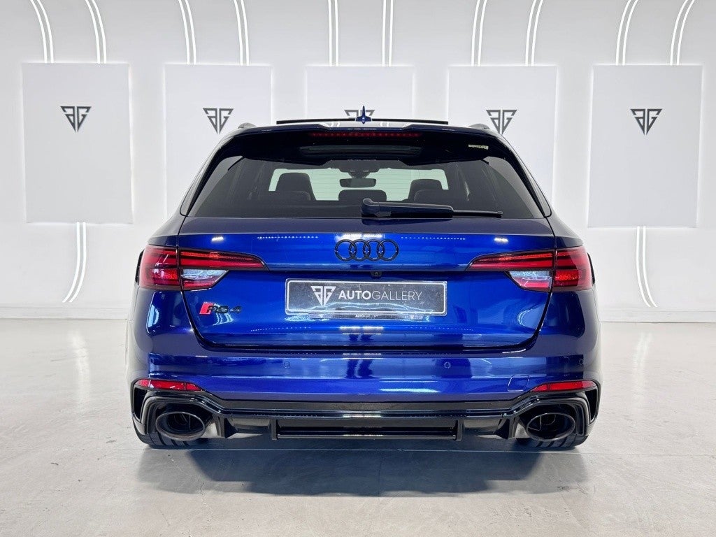 Audi A4 RS4 Avant TFSI quattro tiptronic