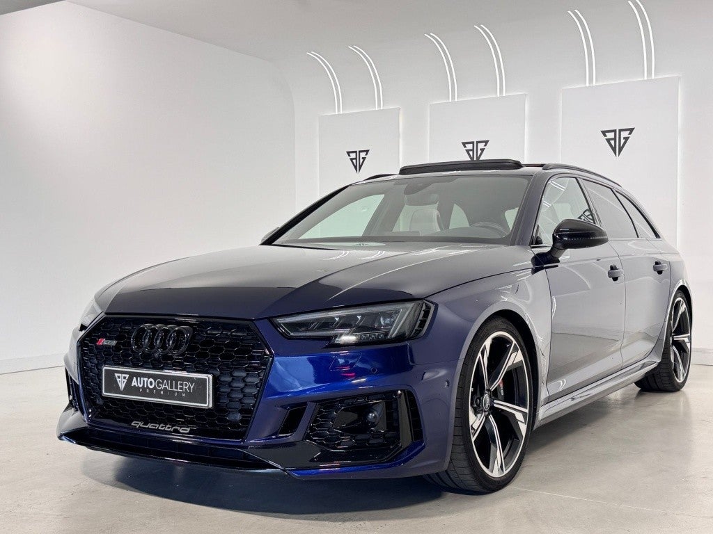 Audi A4 RS4 Avant TFSI quattro tiptronic