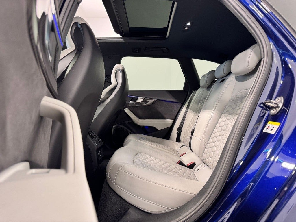 Audi A4 RS4 Avant TFSI quattro tiptronic