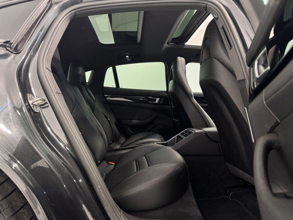 Porsche Panamera 4 e-Hybrid