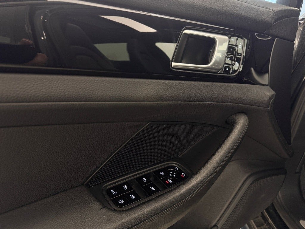 Porsche Panamera 4 e-Hybrid