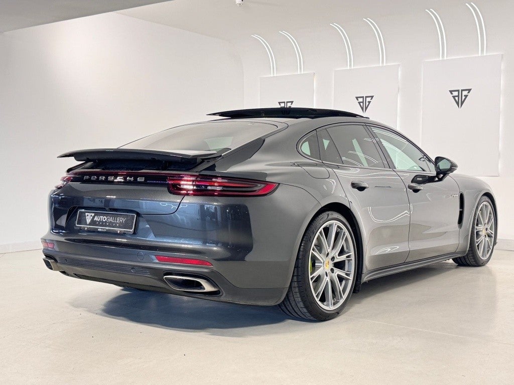 Porsche Panamera 4 e-Hybrid