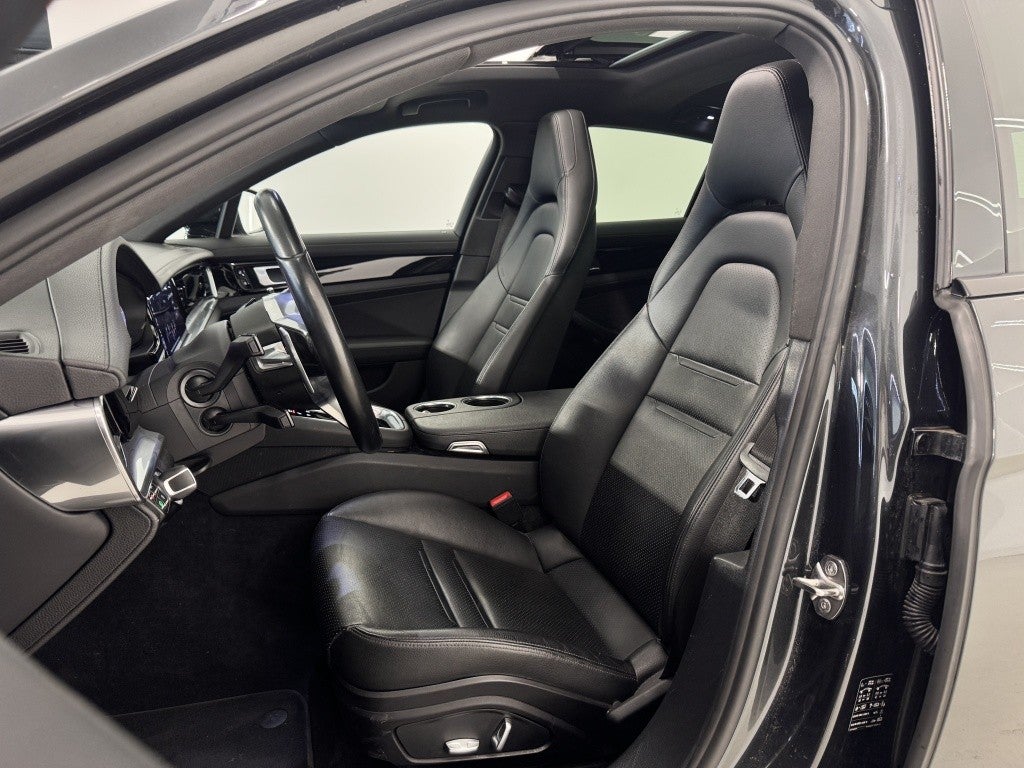 Porsche Panamera 4 e-Hybrid