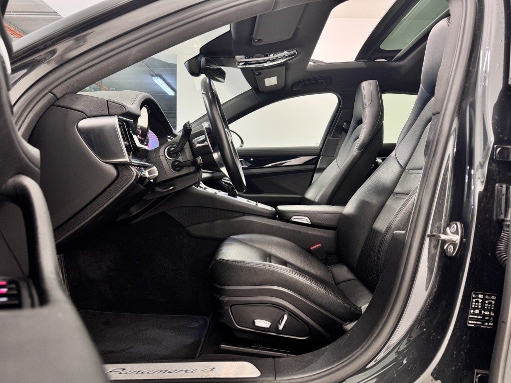 Porsche Panamera 4 e-Hybrid