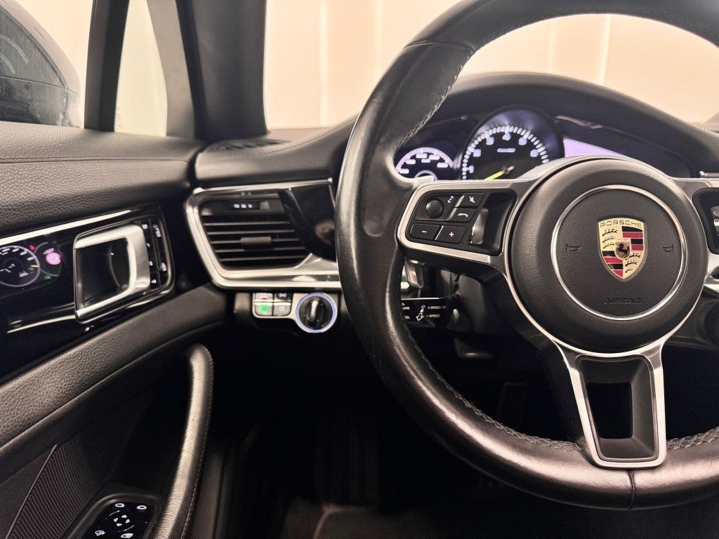 Porsche Panamera 4 e-Hybrid