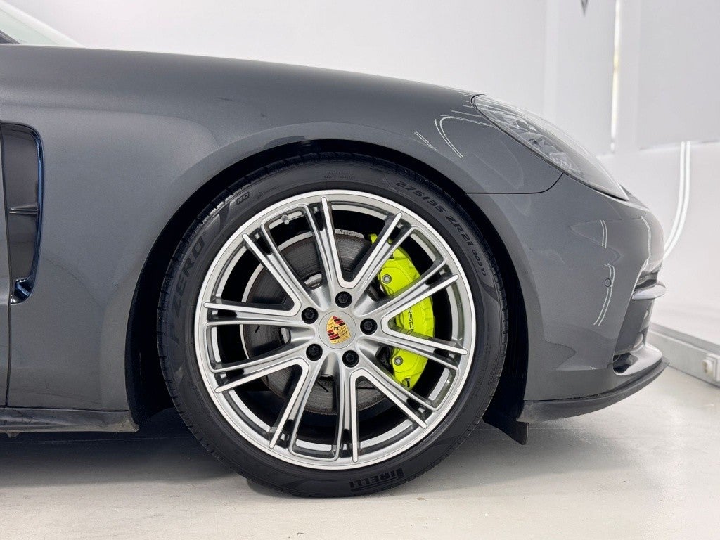 Porsche Panamera 4 e-Hybrid