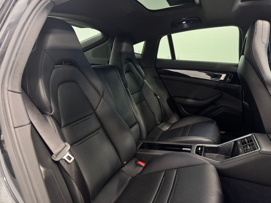 Porsche Panamera 4 e-Hybrid