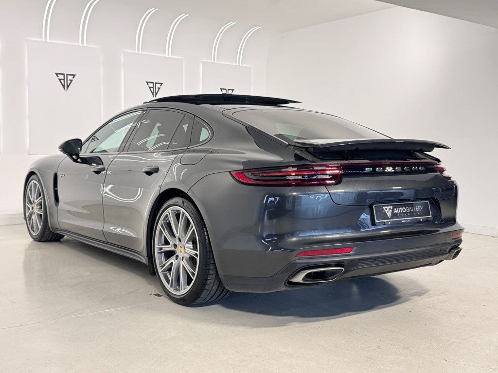 Porsche Panamera 4 e-Hybrid