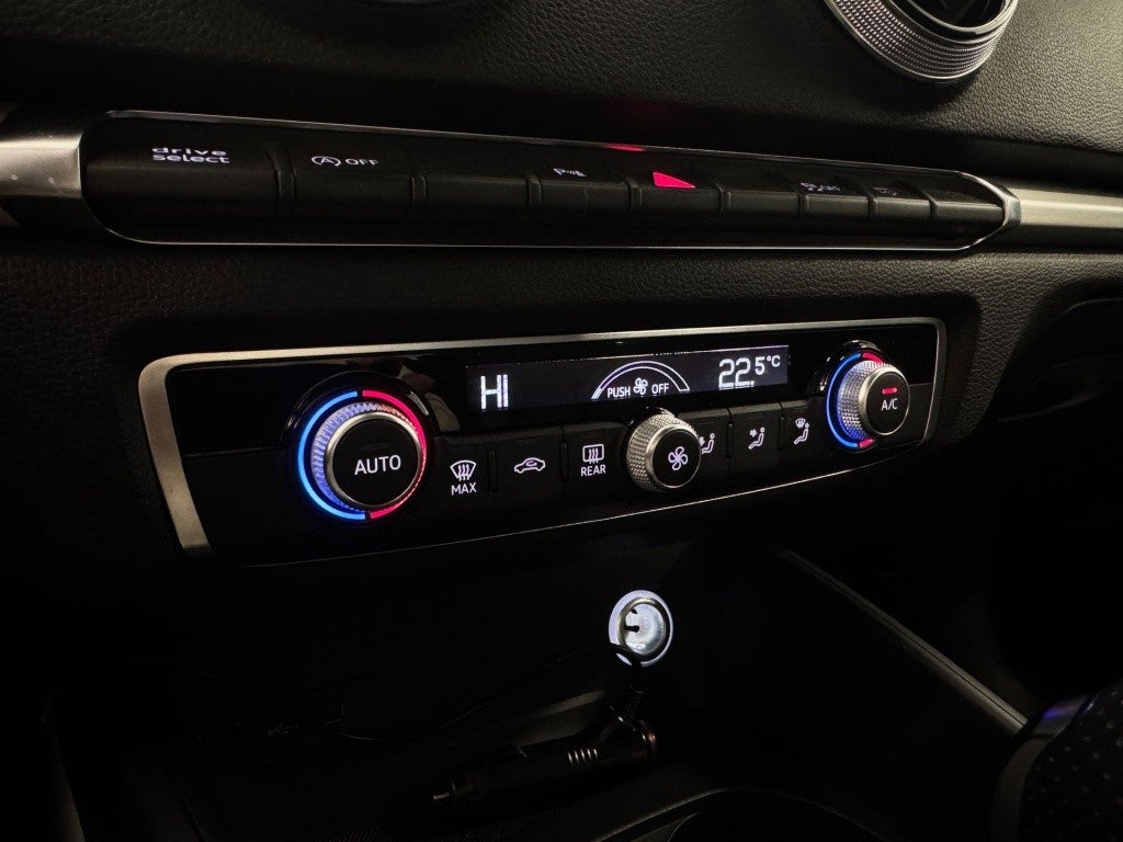 Audi A3 Sedán 35 TDI S line S tronic 110kW