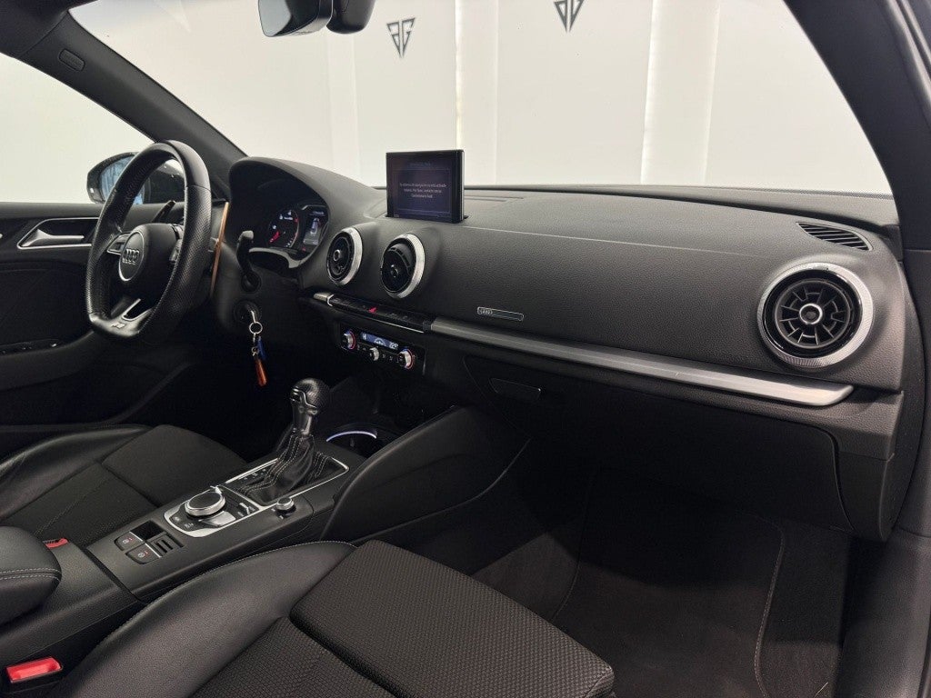 Audi A3 Sedán 35 TDI S line S tronic 110kW