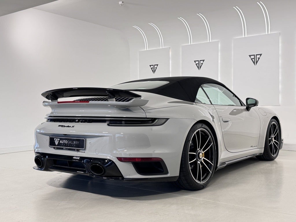 Porsche 911 Turbo S Cabriolet PDK