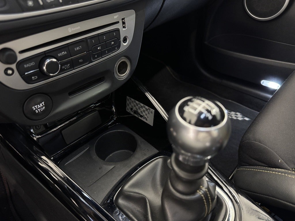 Renault Mégane Coupé 2.0 RS Red Bull Racing RB8