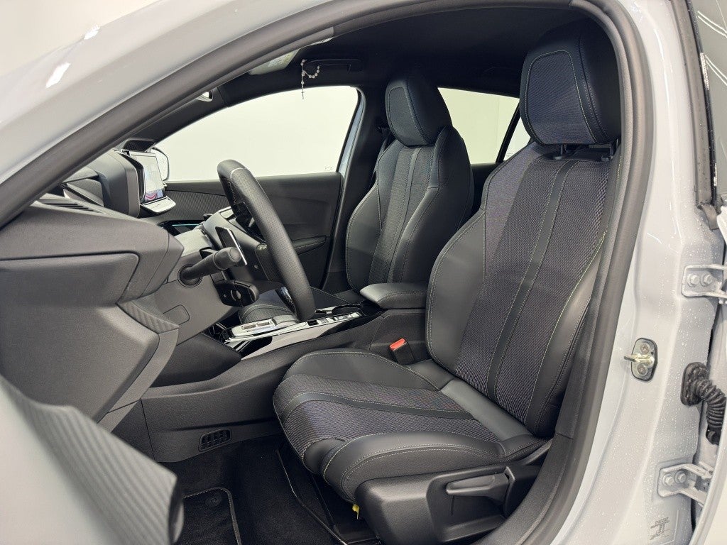 Peugeot 208 1.2 Hybrid GT e-DCS6 136