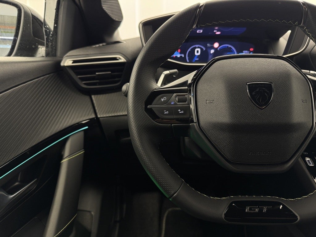 Peugeot 208 1.2 Hybrid GT e-DCS6 136