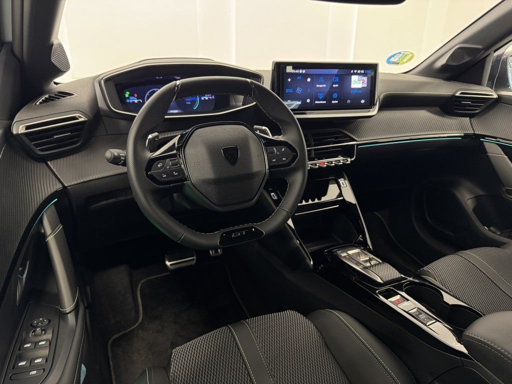 Peugeot 208 1.2 Hybrid GT e-DCS6 136