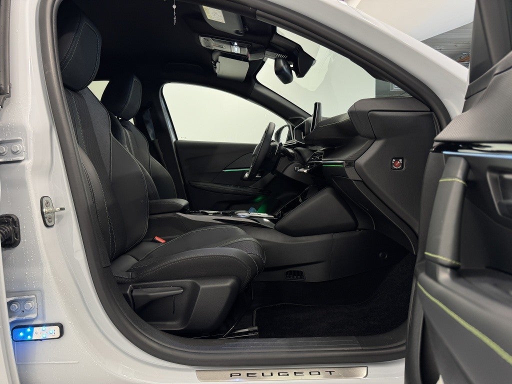 Peugeot 208 1.2 Hybrid GT e-DCS6 136