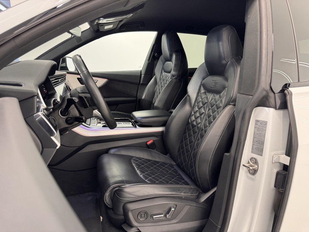 Audi Q8 55 TFSIe S line quattro