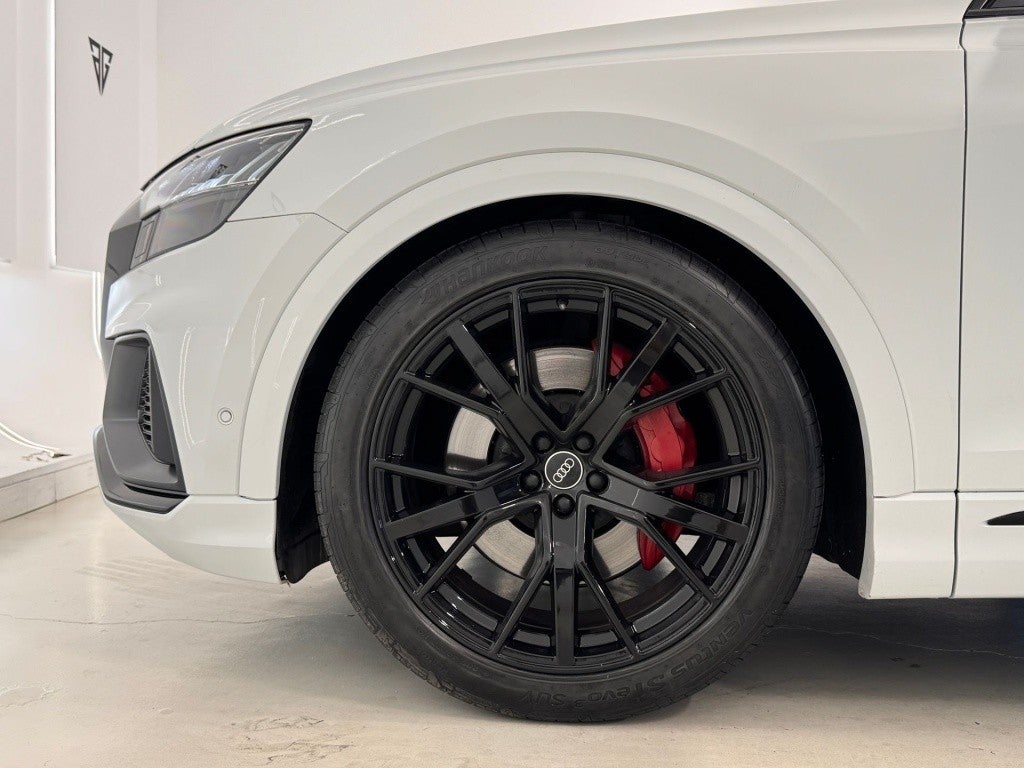 Audi Q8 55 TFSIe S line quattro