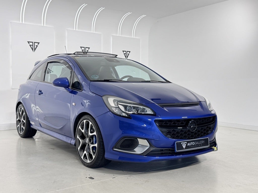 Opel Corsa 1.6 Turbo OPC 210