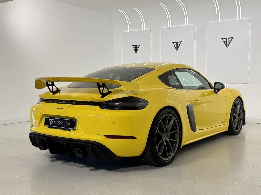 Porsche Cayman GT4