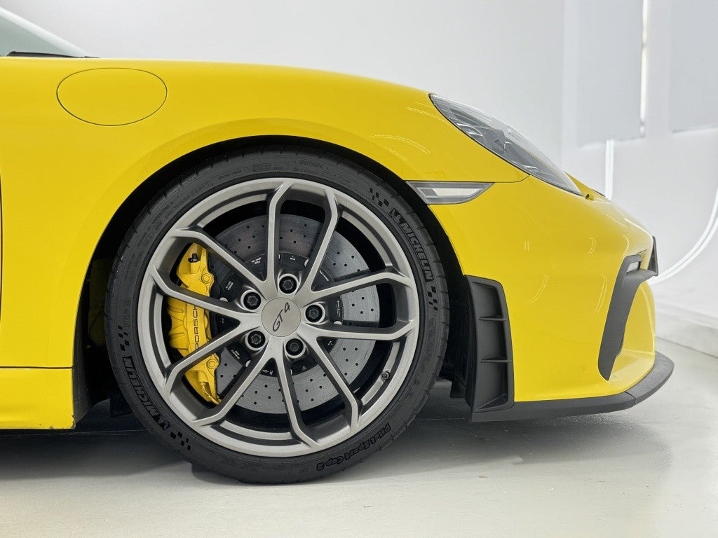 Porsche Cayman GT4