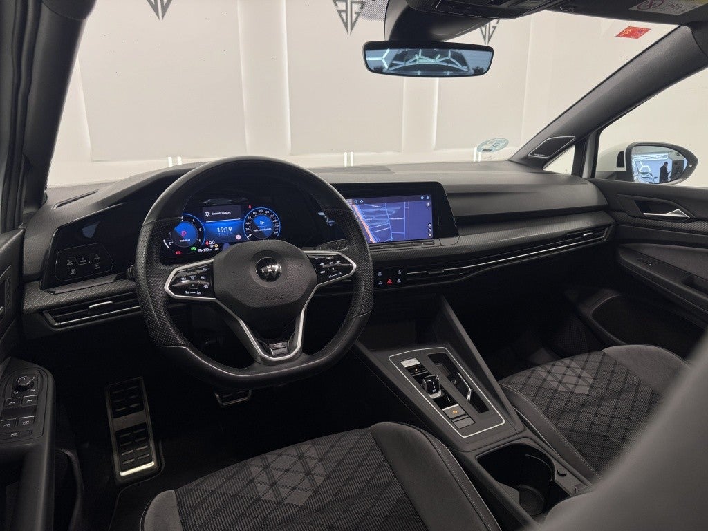 Volkswagen Golf 2.0TDI R-Line DSG7 110kW