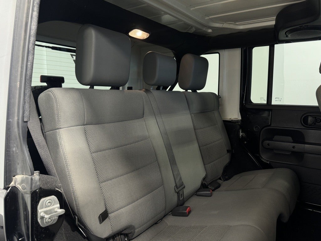 Jeep Wrangler Unlimited 3.8 V6 Sahara Aut.